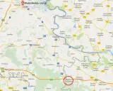Mapa pokazuje drogę E70, która prowadzi do wjazdu do Serbii w miejscowości Batrovci.