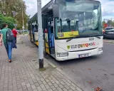 Autobus linii D71 do Sycowa, który może być częścią podróży, jak dojechać do Rawicza.