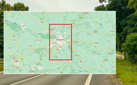 Mapa drogowa z zaznaczoną Warszawą i okolicami, w tym drogą S79.