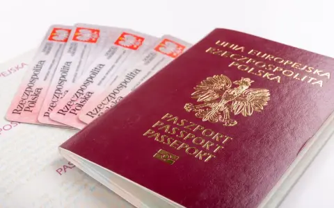 Paszporty i dowody osobiste Rzeczypospolitej Polskiej. Do jakich krajów potrzebny jest paszport? Do podróży poza Unię Europejską.