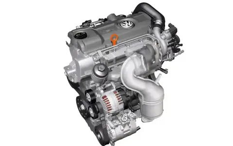 Nowoczesny silnik wysokoprężny Volkswagen z turbosprężarką i alternatorem.