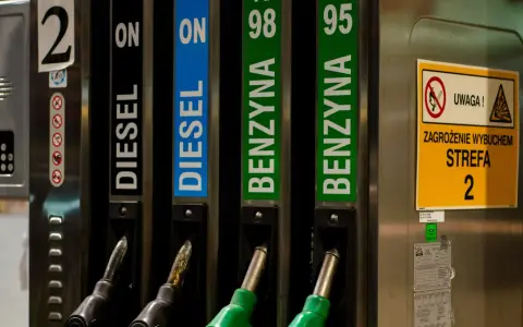 Dostępne paliwa: Diesel, benzyna 95 i 98. Zapewnij sobie płynną jazdę zimą, wybierając odpowiednie paliwo zimowe.