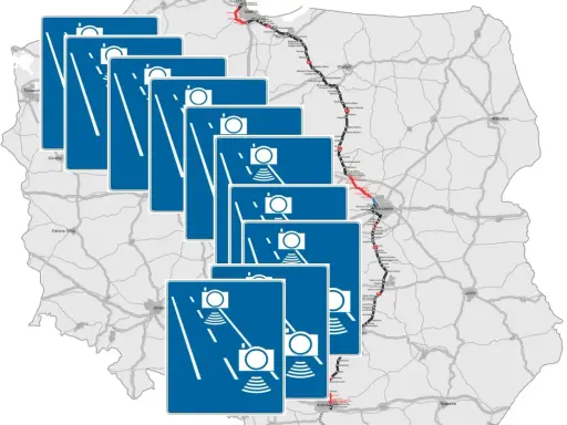 Mapa Polski z zaznaczoną trasą S7 i wieloma znakami informującymi o odcinkowym pomiarze prędkości.