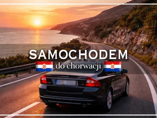 Majówka w Chorwacji: czarny Volvo jedzie krętą drogą wzdłuż wybrzeża Adriatyku o zachodzie słońca.