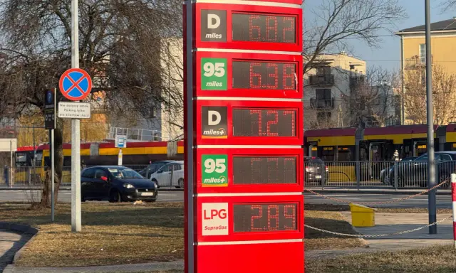 Ceny paliwa na Węgrzech: diesel 6.87, benzyna 95 6.38, LPG 2.89.