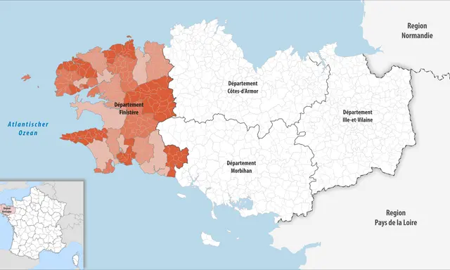 Mapa pokazuje, gdzie leży Bretania, z zaznaczonymi departamentami Finistère, Côtes-d'Armor, Morbihan i Ille-et-Vilaine.