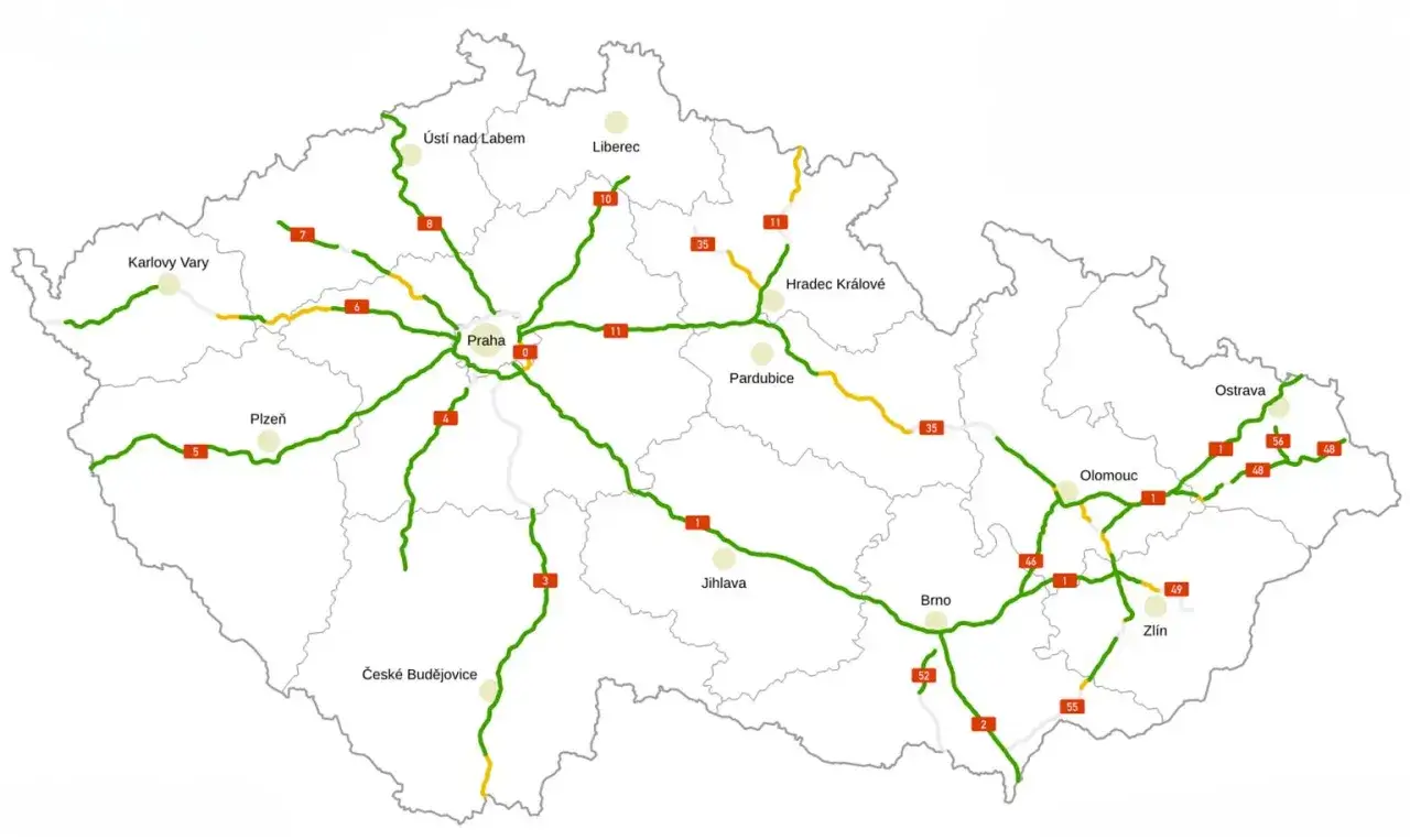 Mapa Czech z zaznaczonymi drogami. Zielone linie to drogi płatne, ż&oacute;łte mogą oznaczać problemy lub brak winiety, co grozi mandatem za brak winiety Czechy.