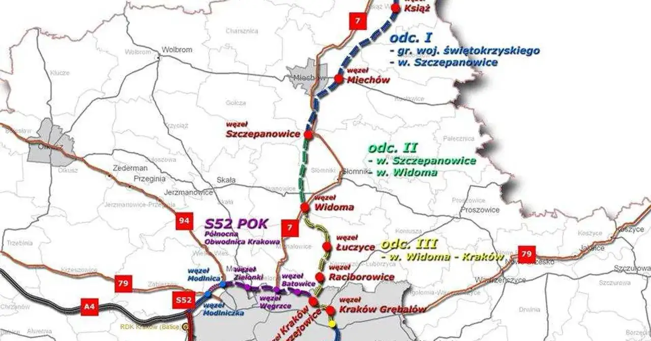 Mapa przedstawia przebieg trasy S7, S52 i A4 z zaznaczonymi węzłami i odcinkami, m.in. w okolicach Krakowa i Miechowa.