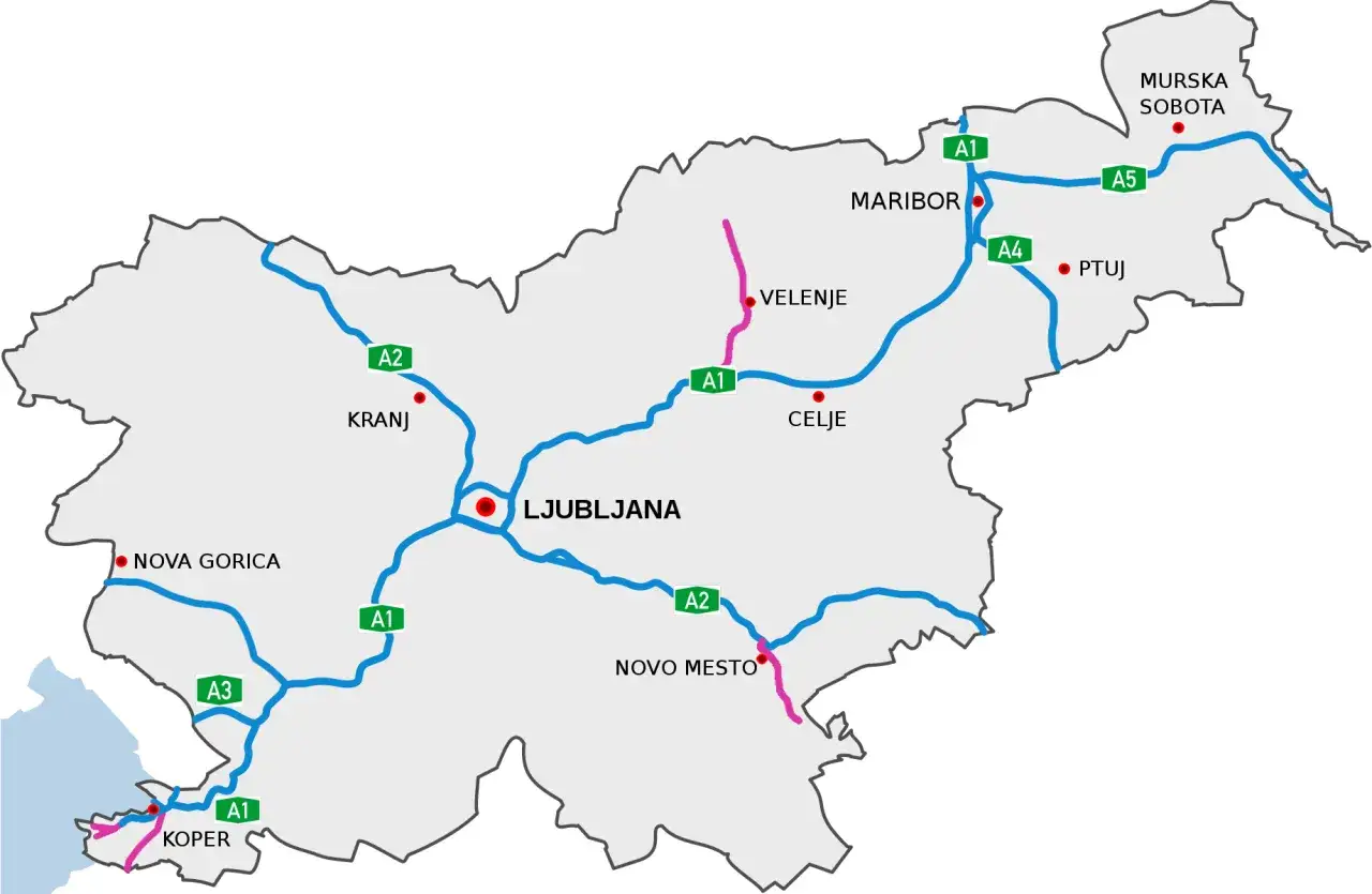 Mapa Słowenii z zaznaczonymi autostradami A1, A2, A3, A4, A5. Widoczne główne miasta: Lublana, Maribor, Koper, Celje, Kranj, Novo Mesto, Velenje, Ptuj, Murska Sobota.